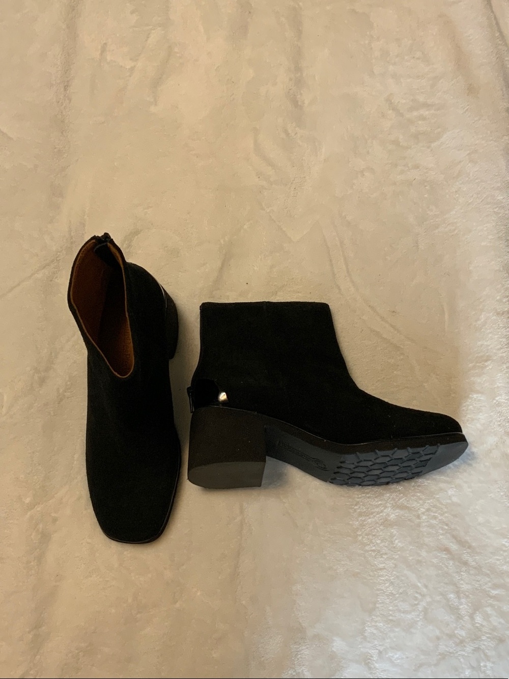 L’AMOUR DES PIEDS BLACK SUEDE ANKLE BOOTIES WITH BLOCK HEEL
